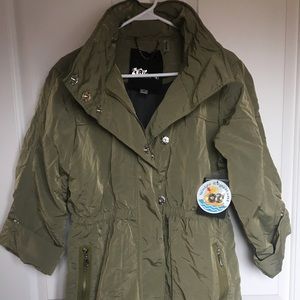 Raincoat/ trench coat